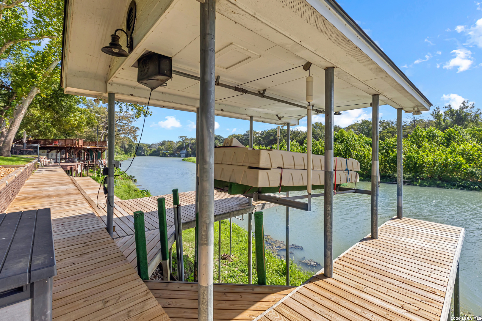 main property photo 31