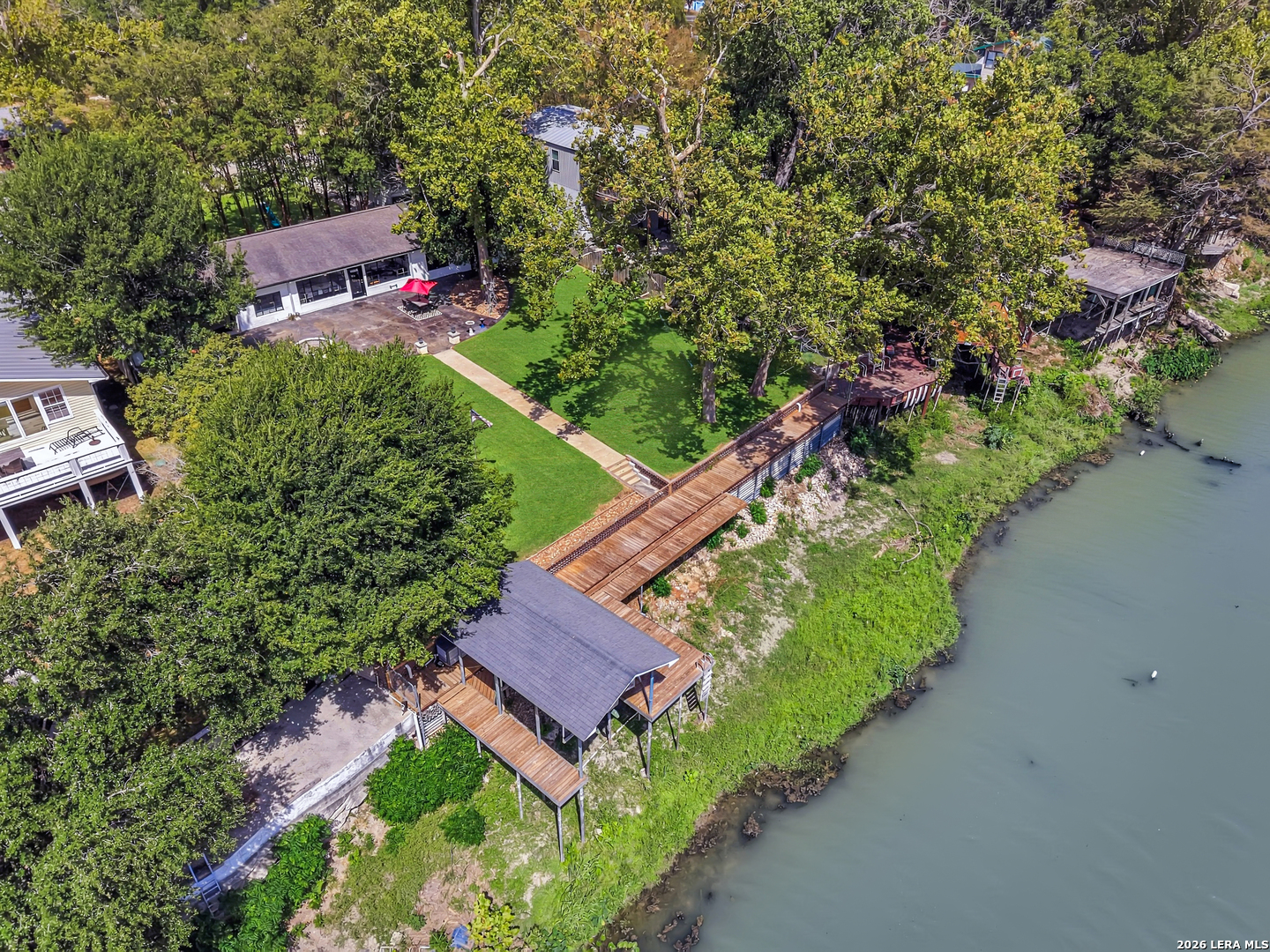 main property photo 34