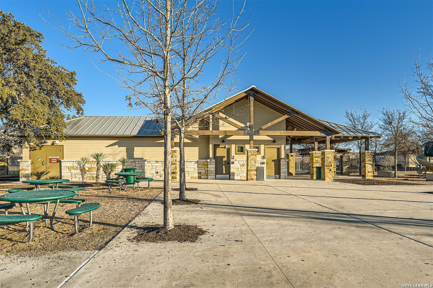 main property photo 29