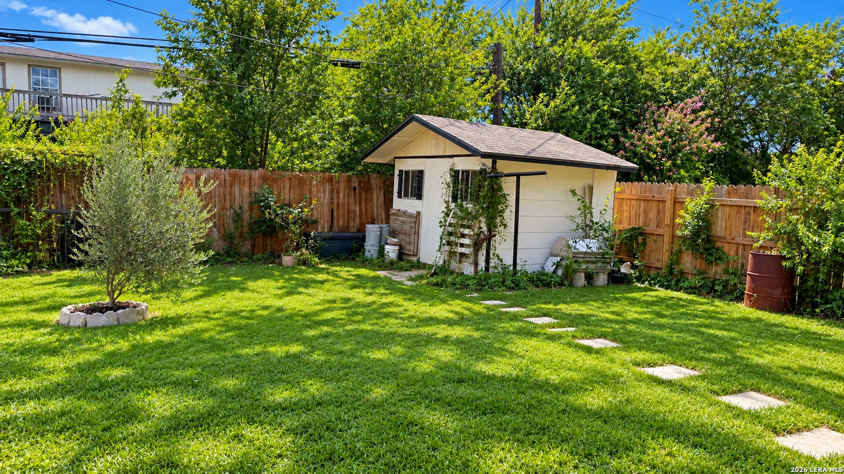 main property photo 13