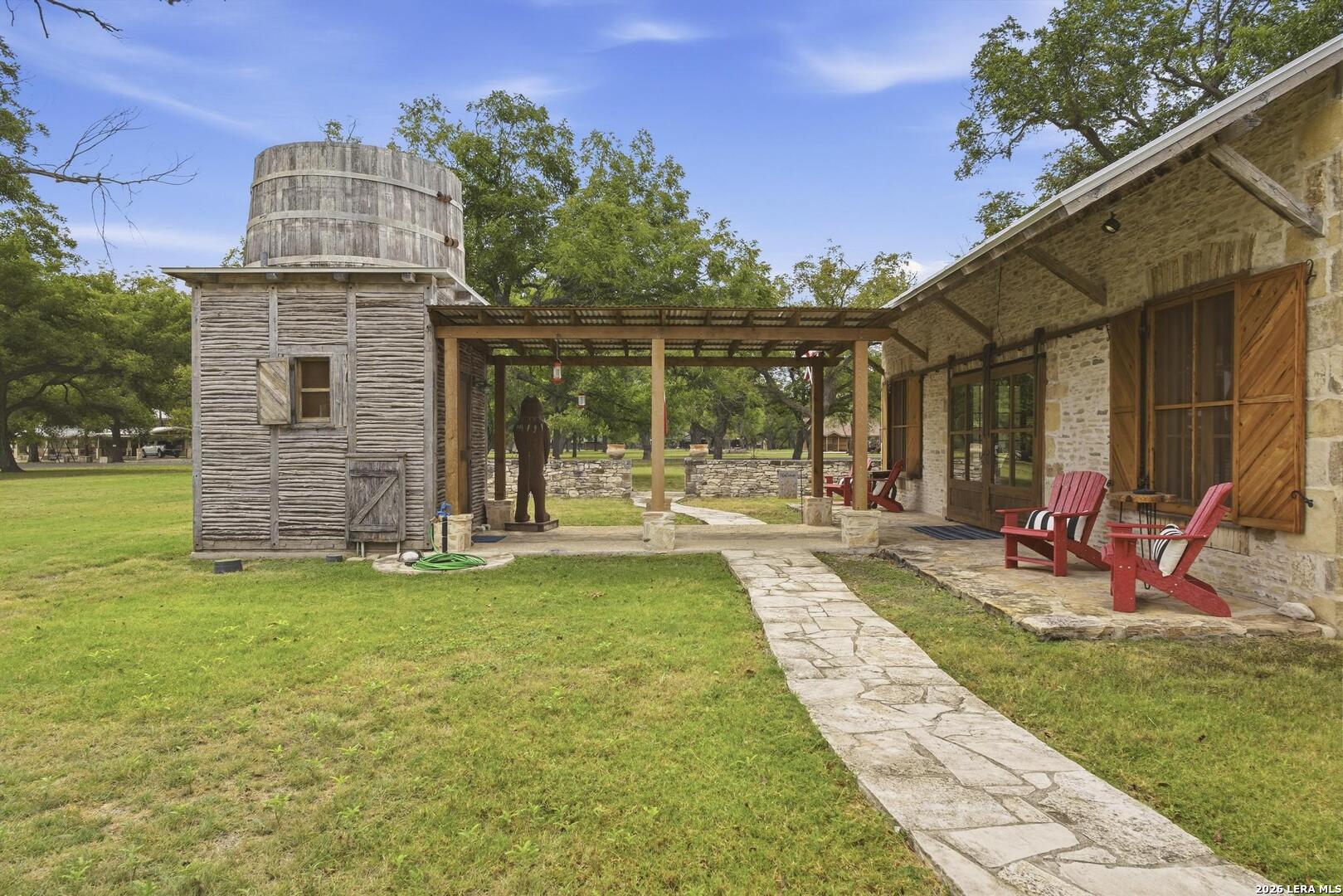 main property photo 6