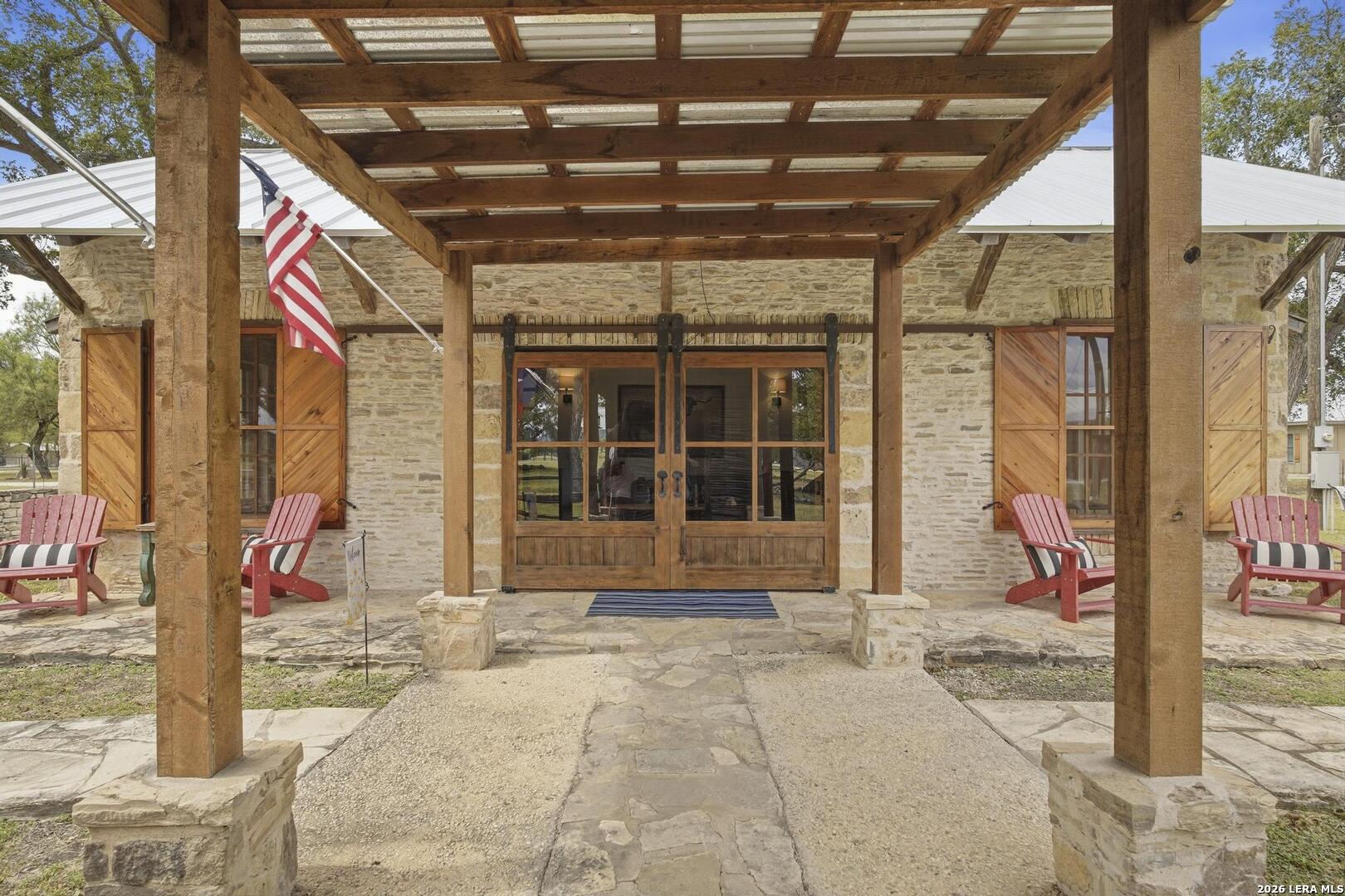 main property photo 8