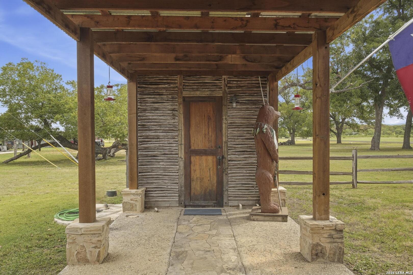 main property photo 9