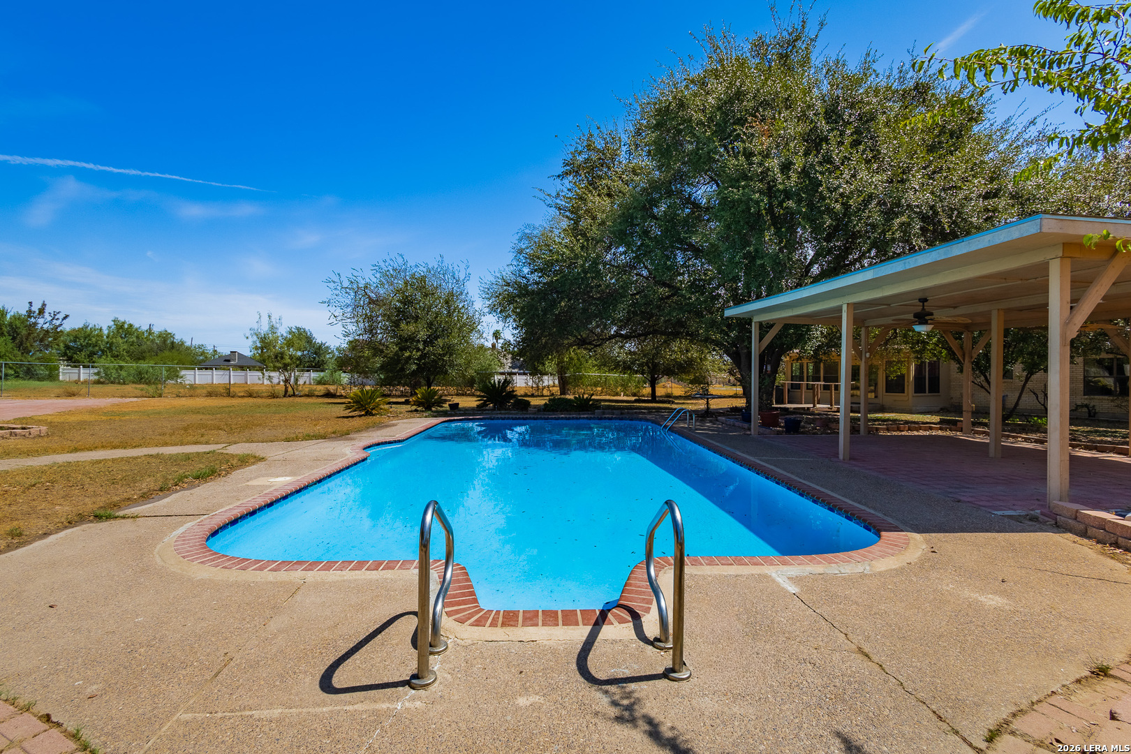 main property photo 45