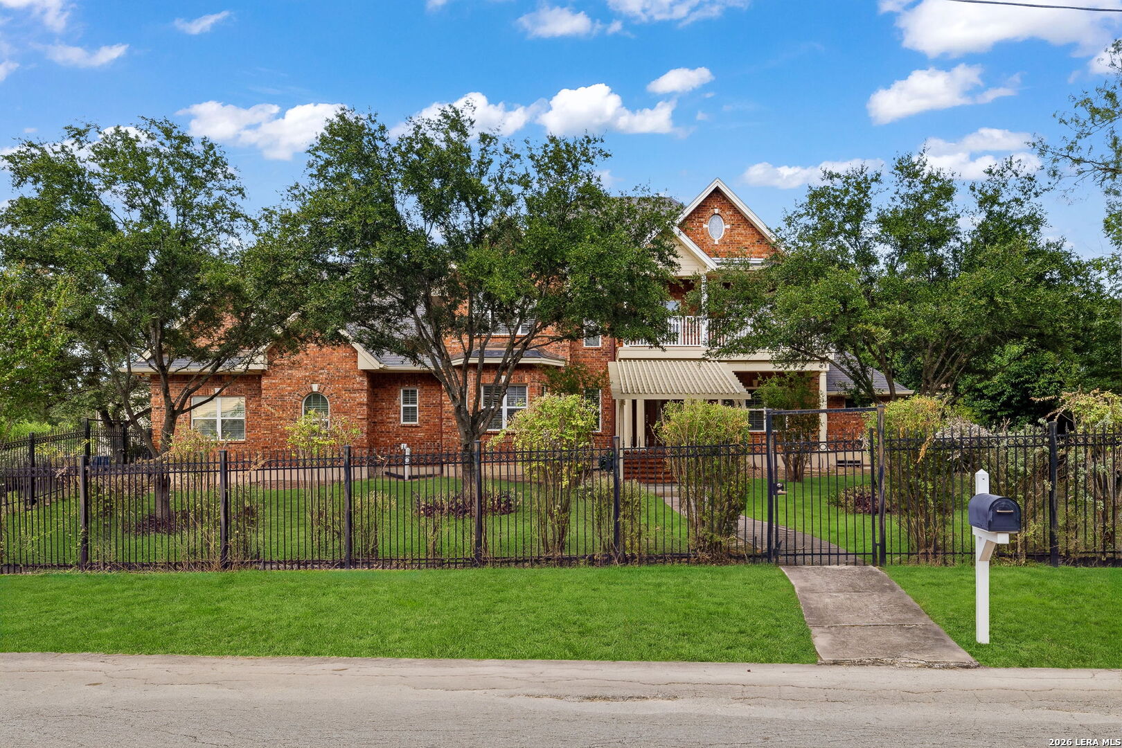 main property photo 12
