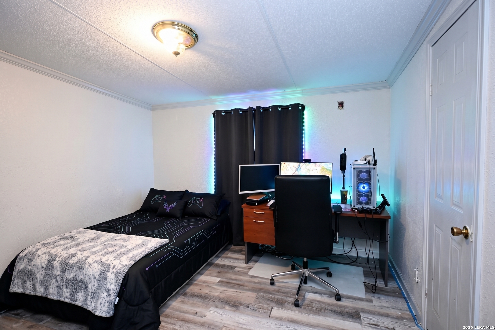 main property photo 13