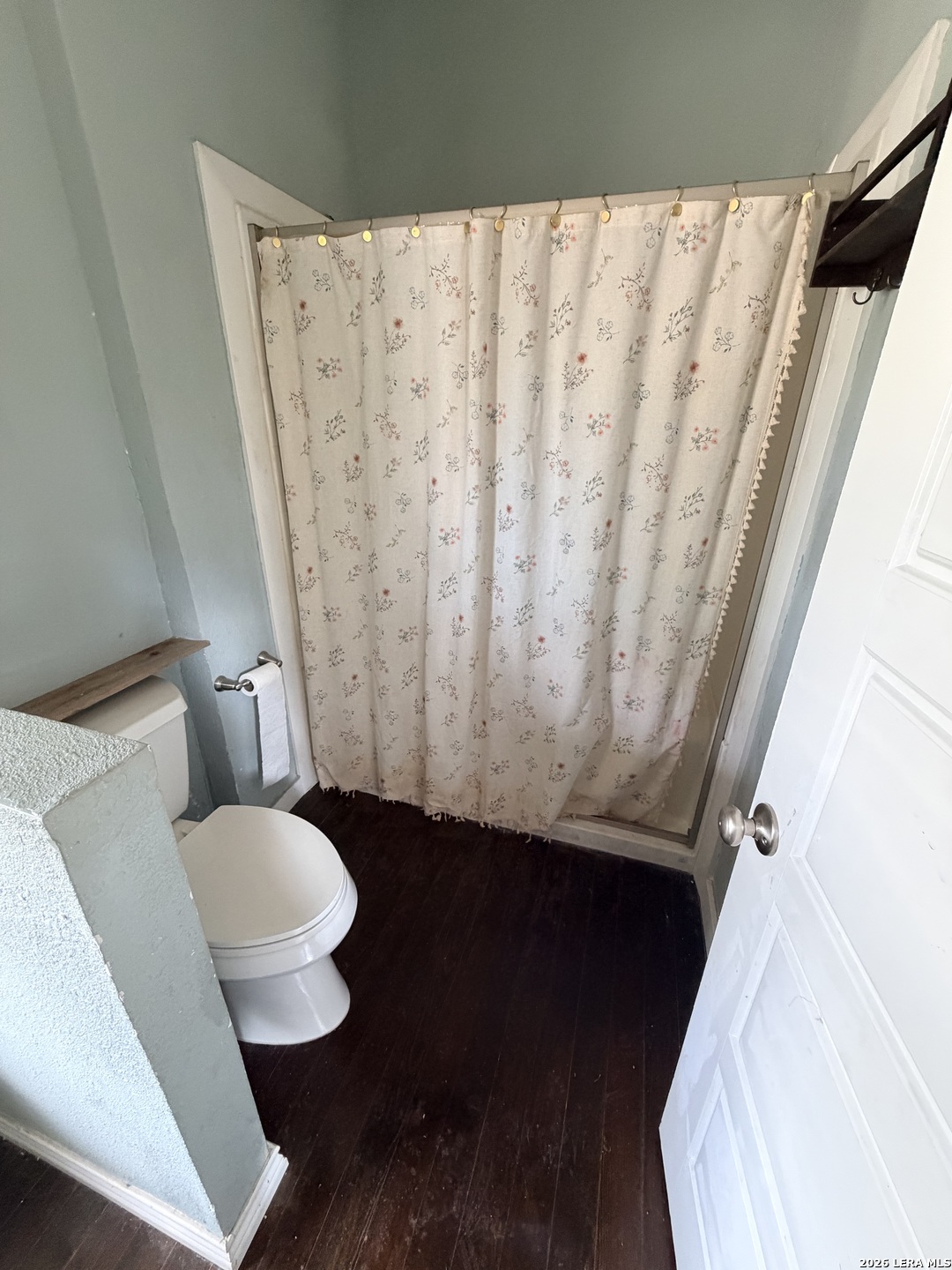 main property photo 6