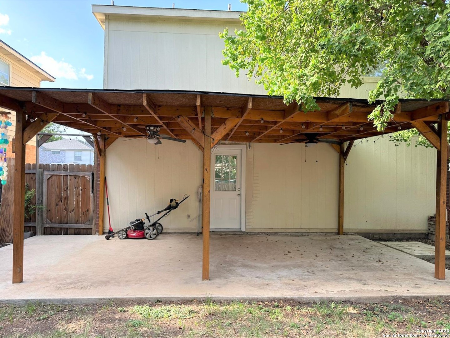 main property photo 18