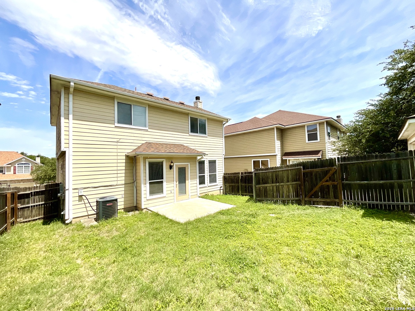 main property photo 28