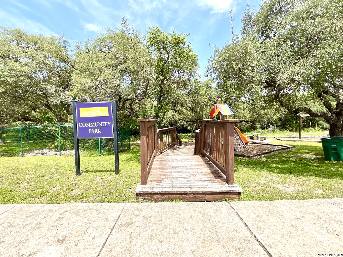 main property photo 32