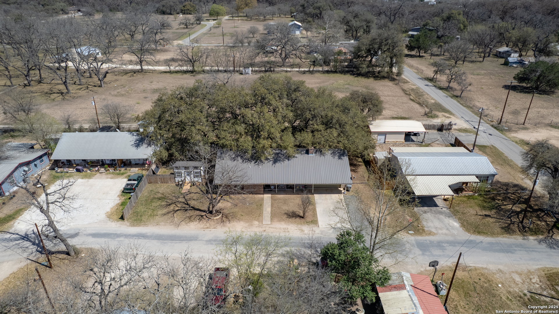 main property photo 33