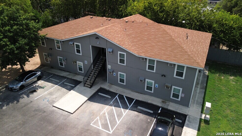 main property photo 8