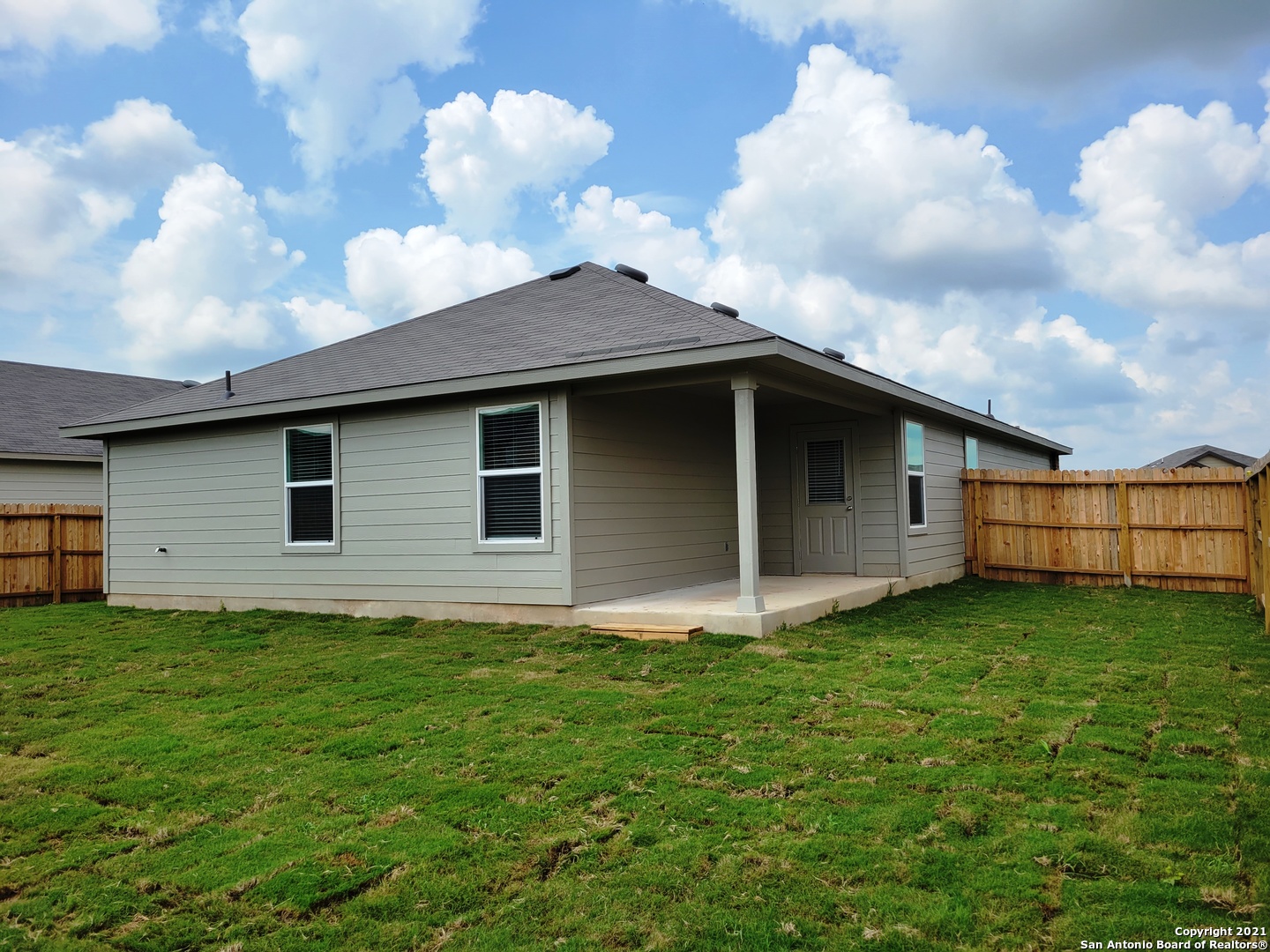 main property photo 14
