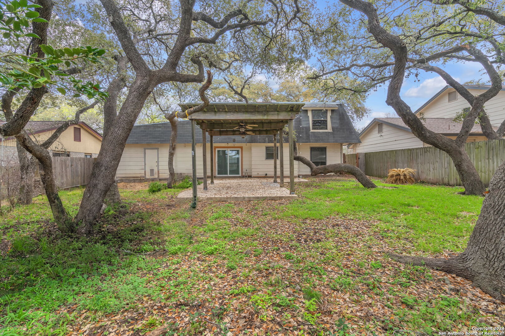 main property photo 23