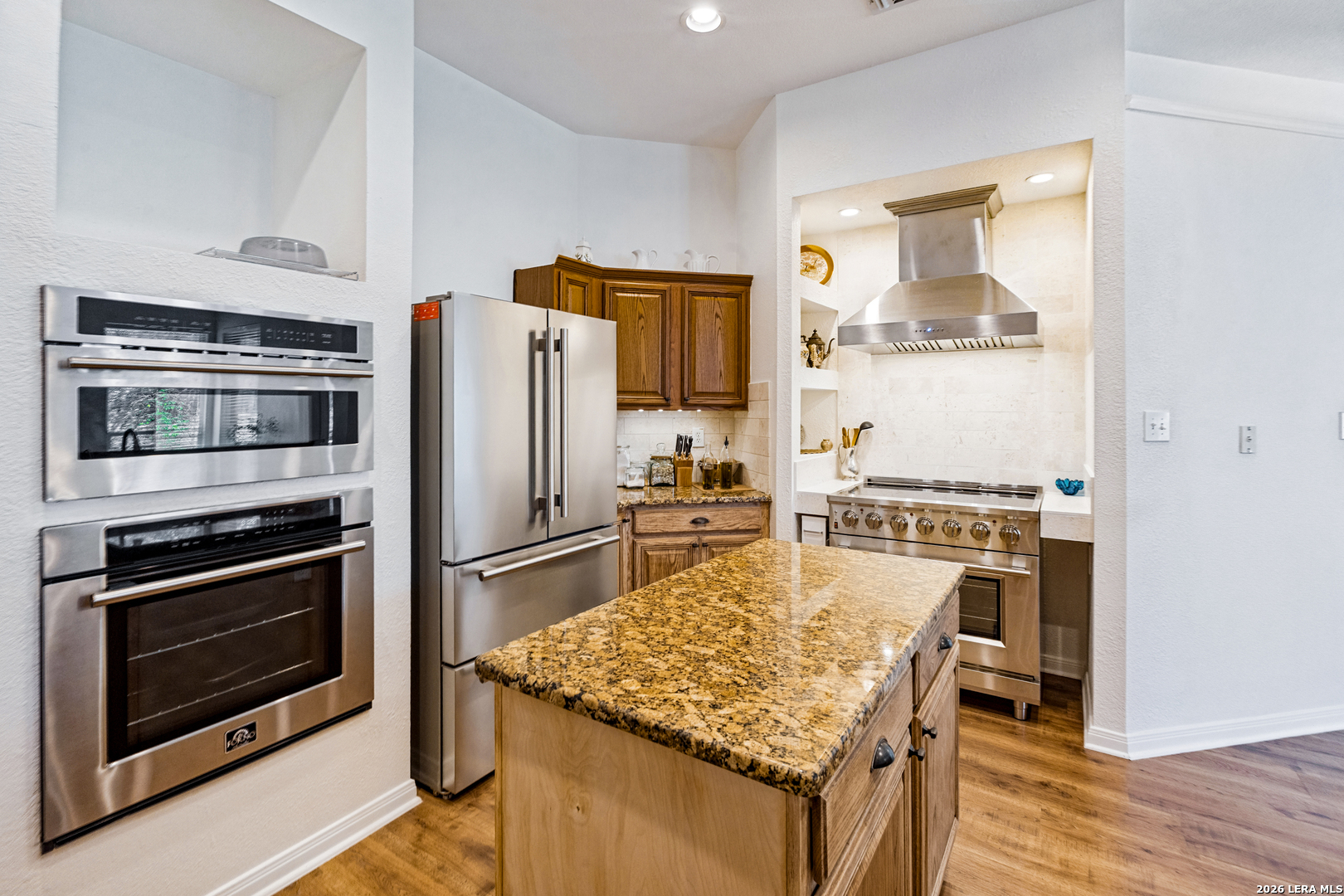 main property photo 13