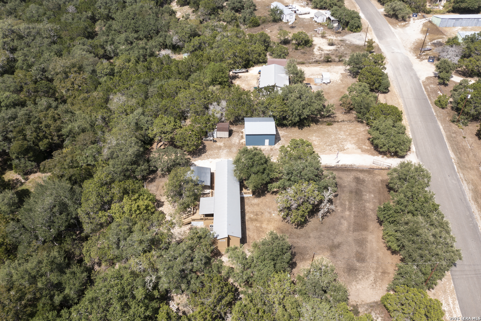 main property photo 30