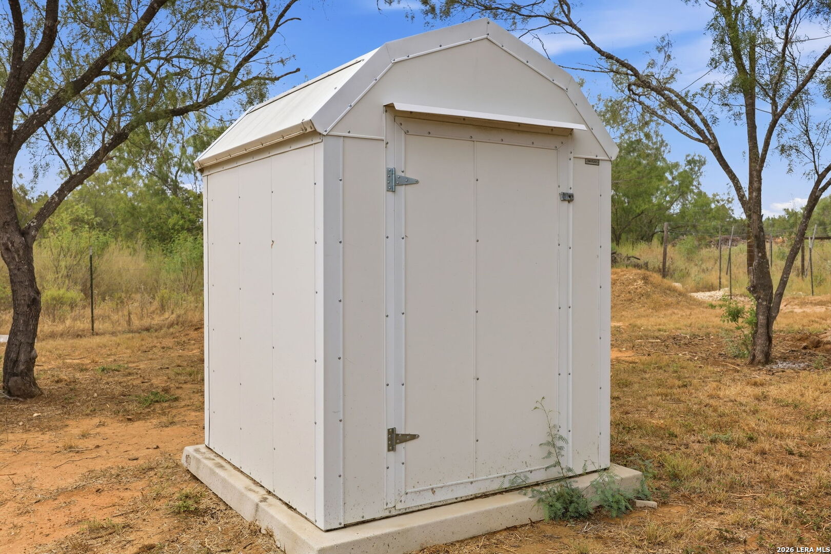 main property photo 41