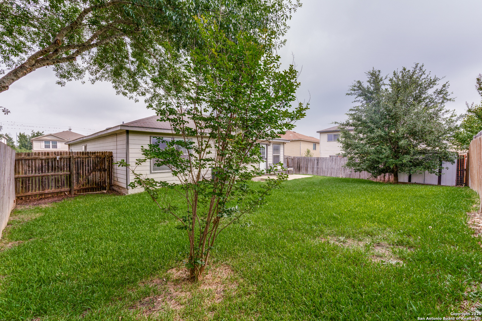 main property photo 23