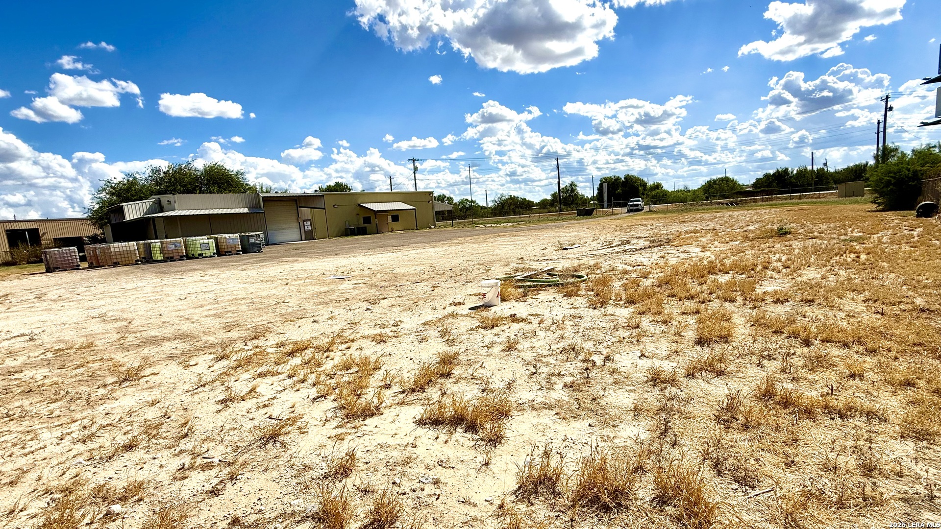 main property photo 11