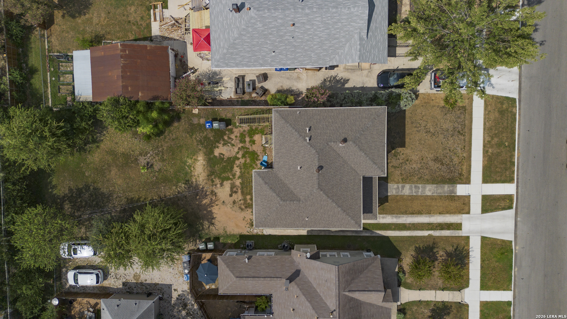 main property photo 27