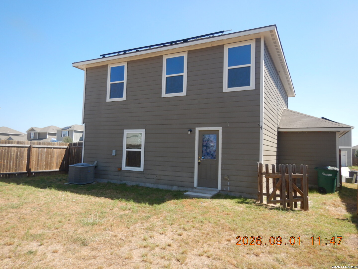 main property photo 14