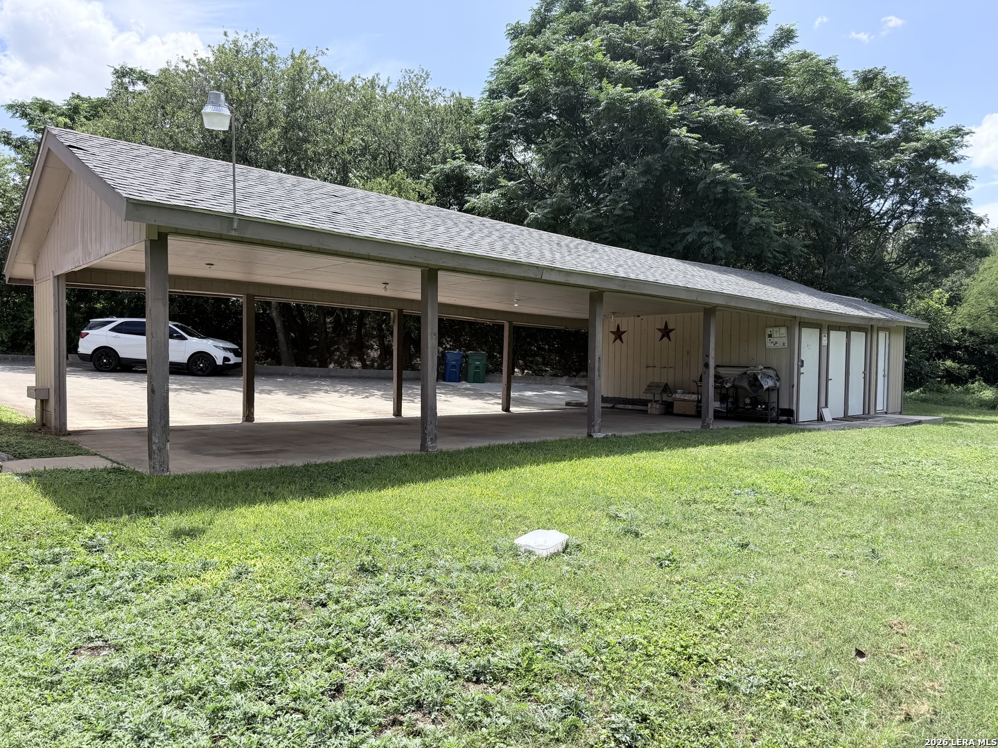 main property photo 27