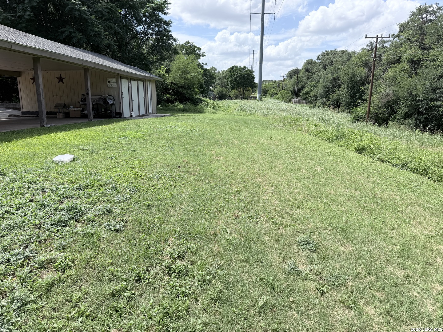 main property photo 28