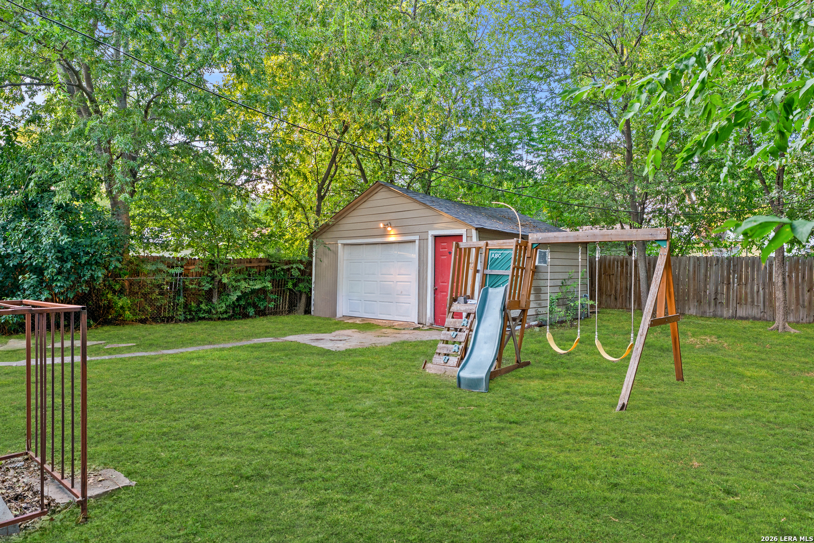 main property photo 23