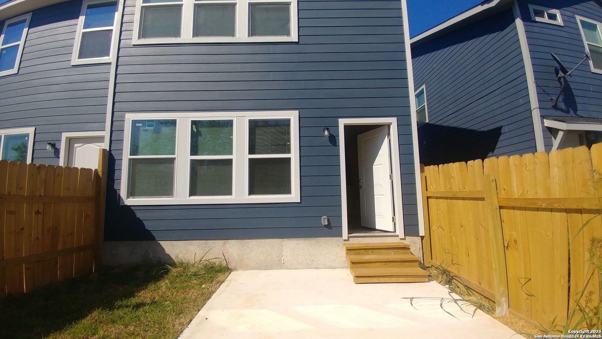main property photo 9