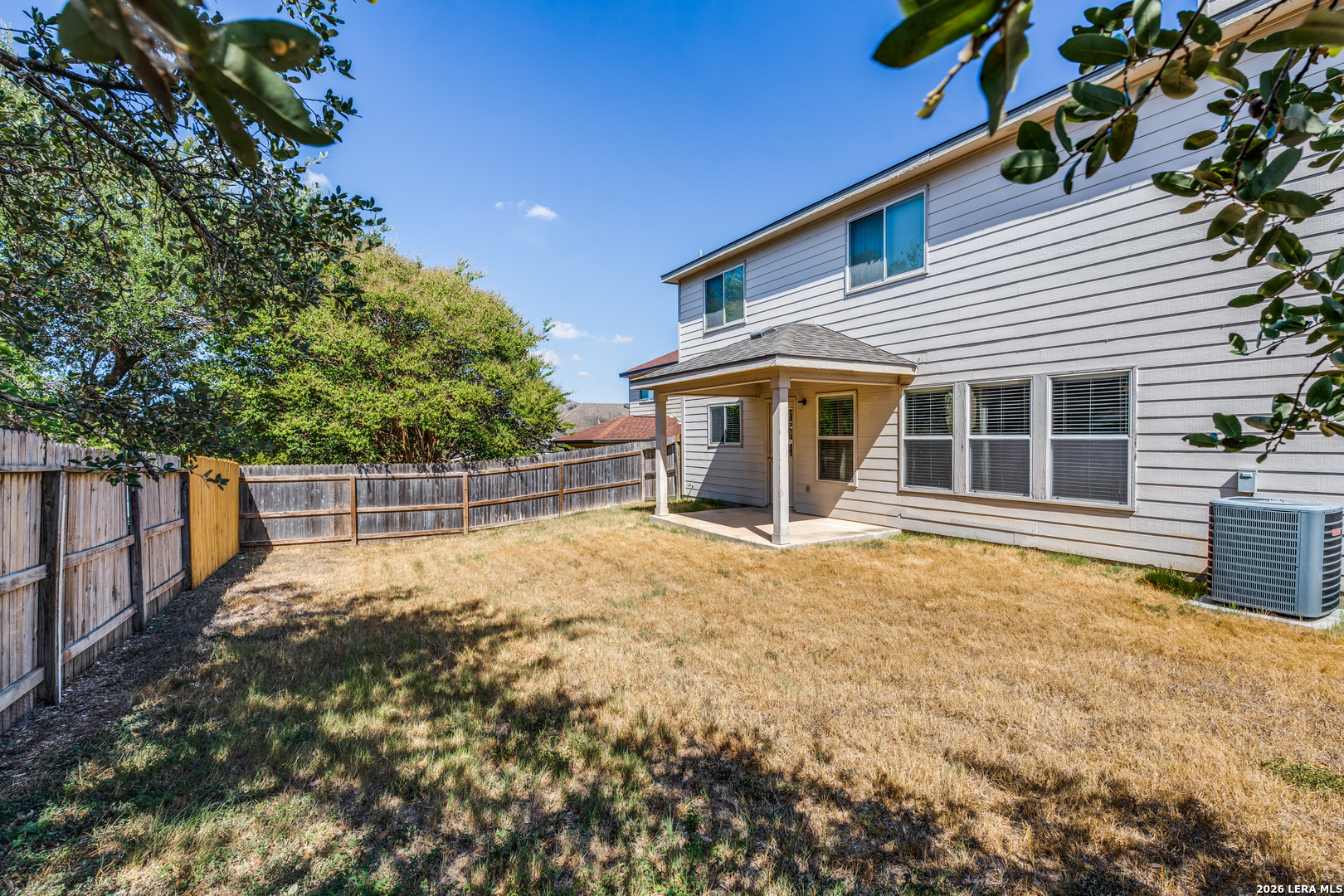 main property photo 28