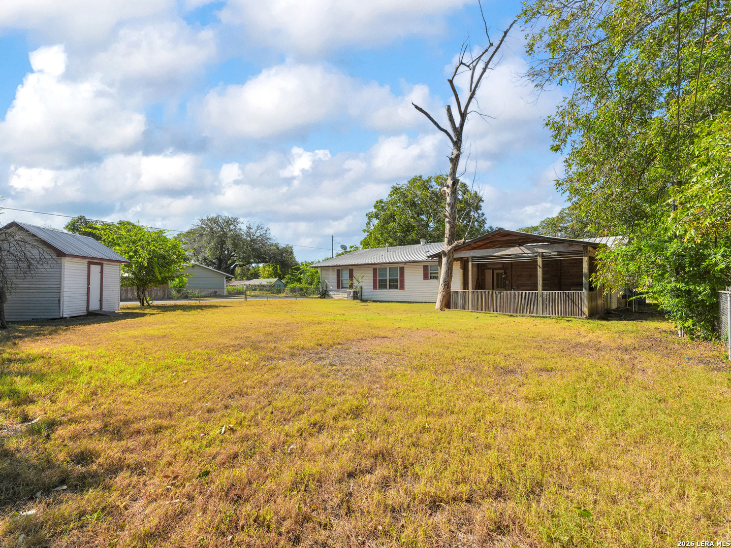 main property photo 28