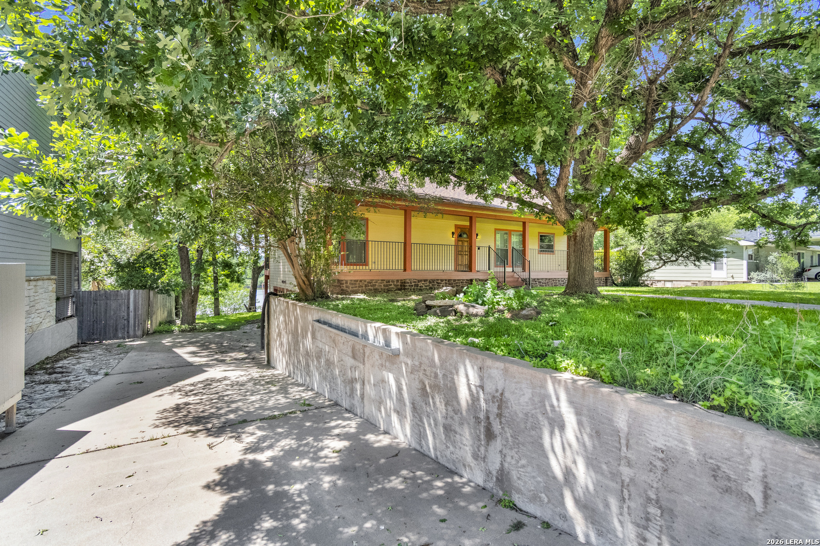 main property photo 19