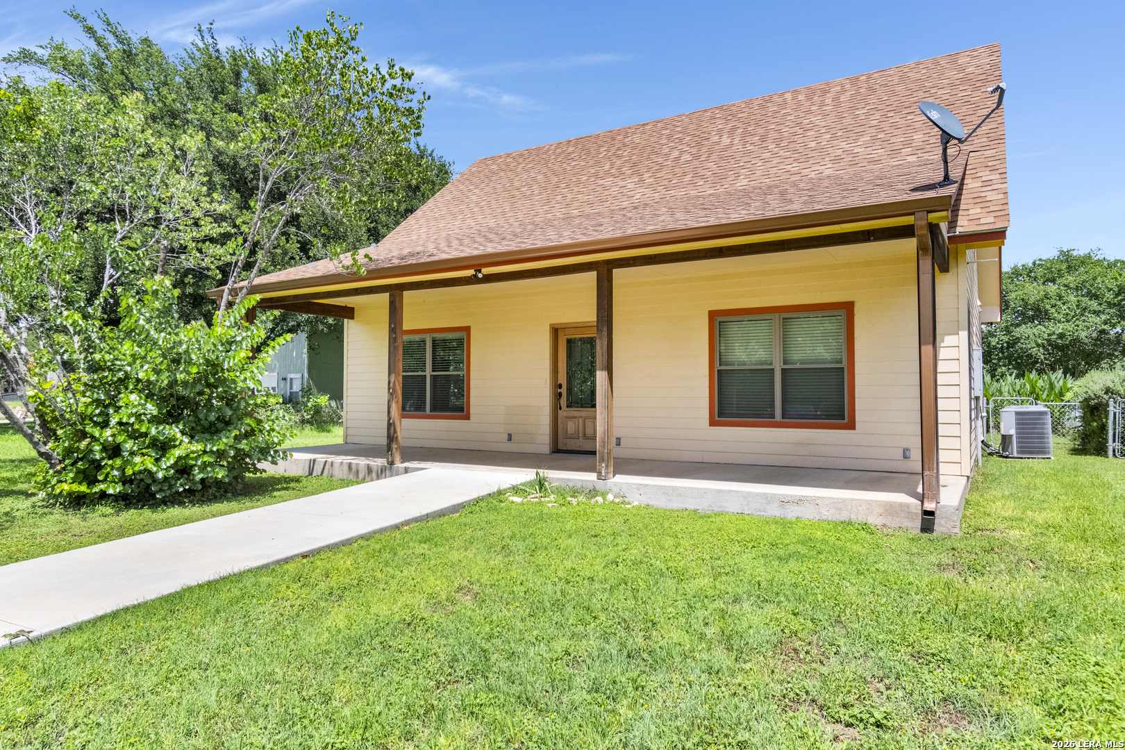main property photo 4