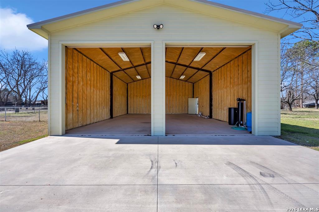 main property photo 41