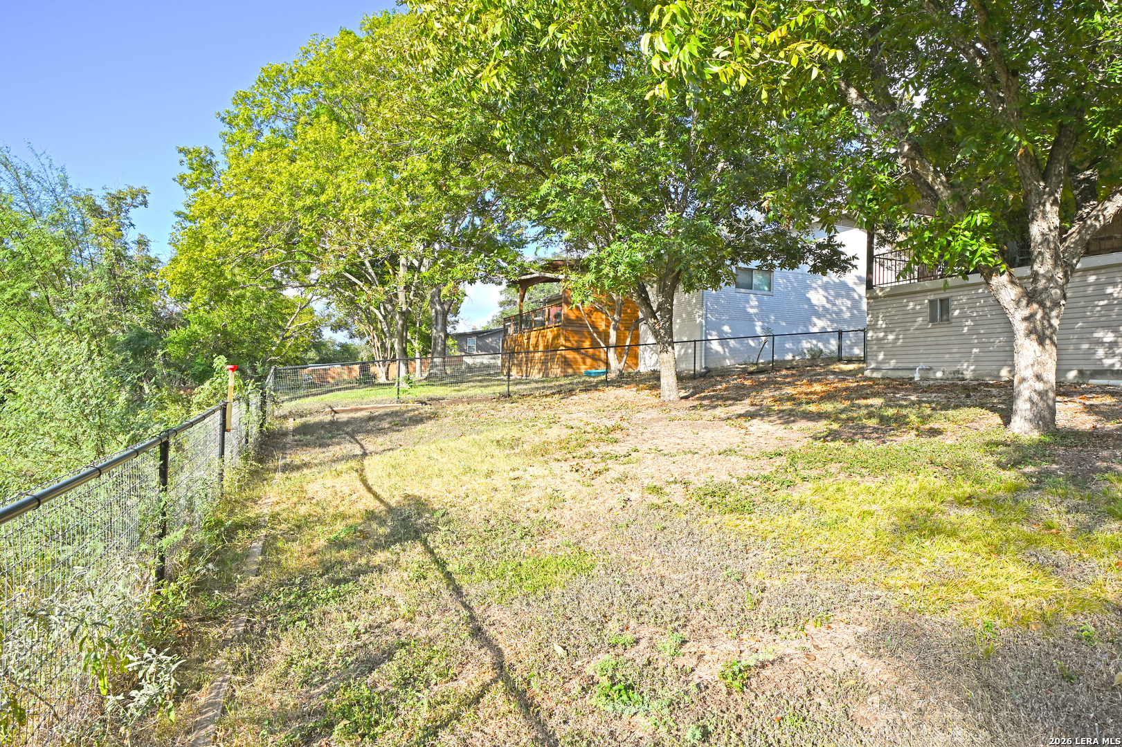 main property photo 40