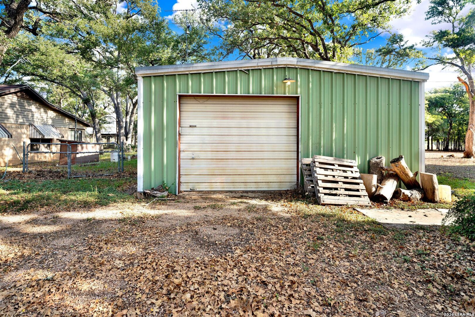 main property photo 10