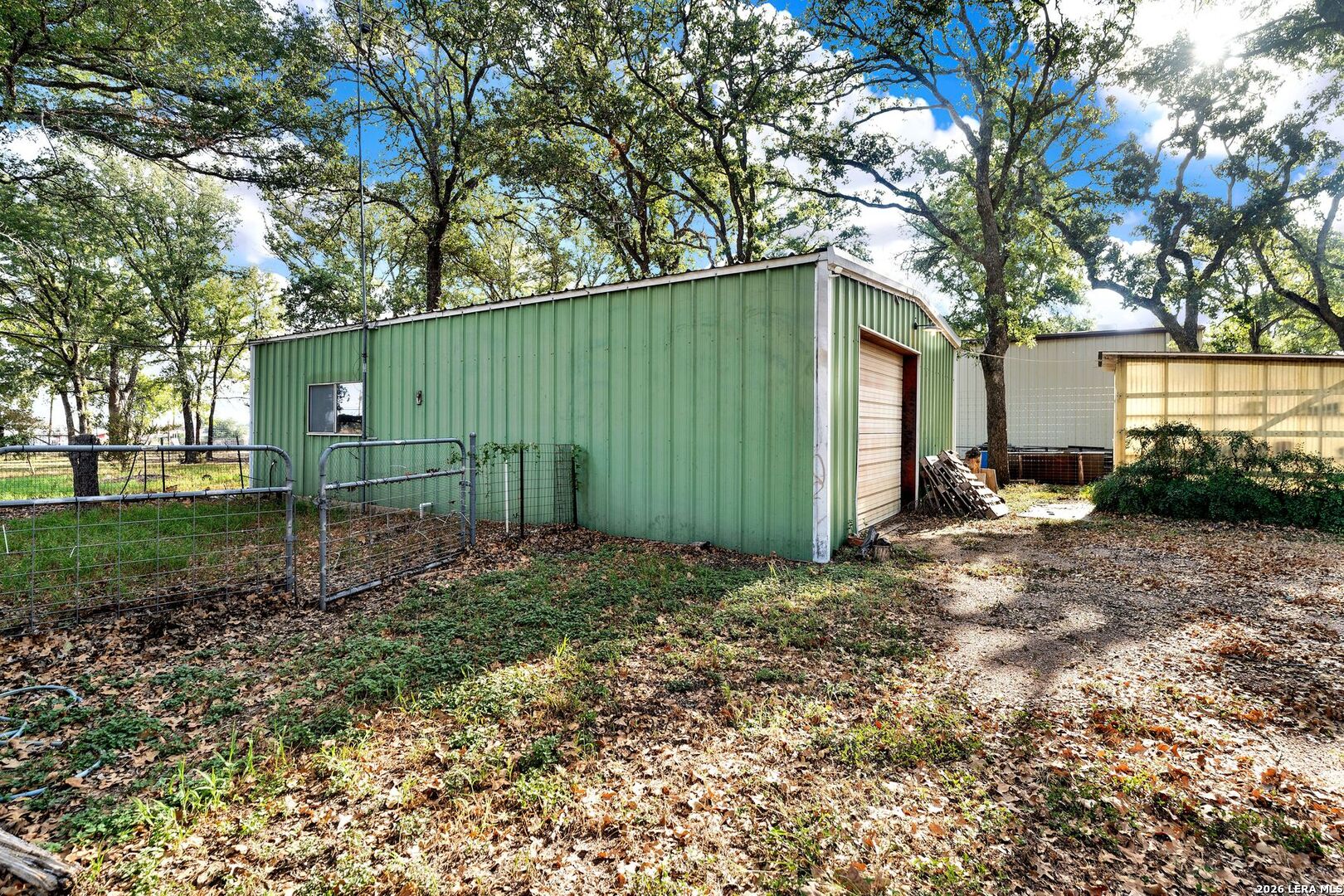 main property photo 40