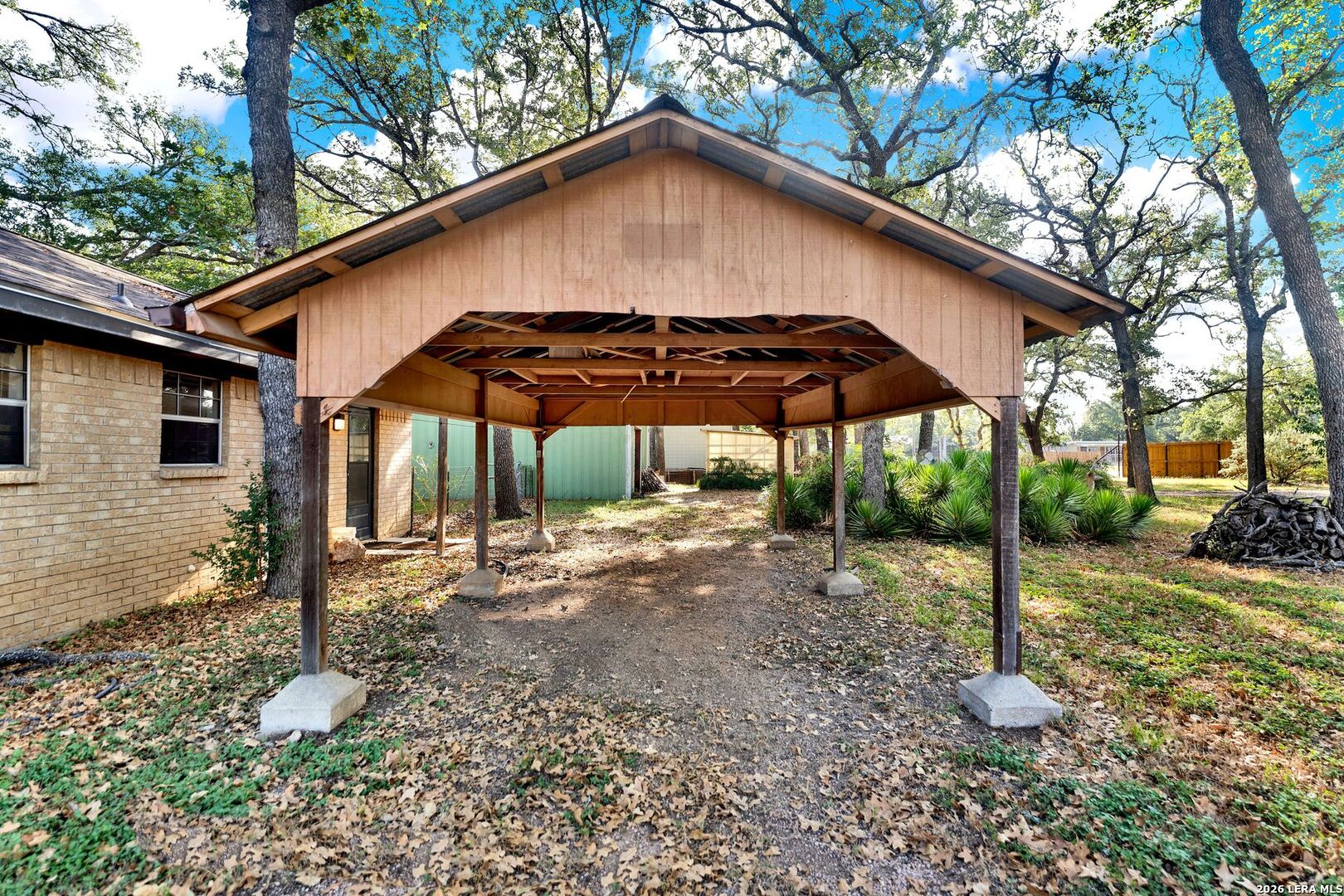 main property photo 41