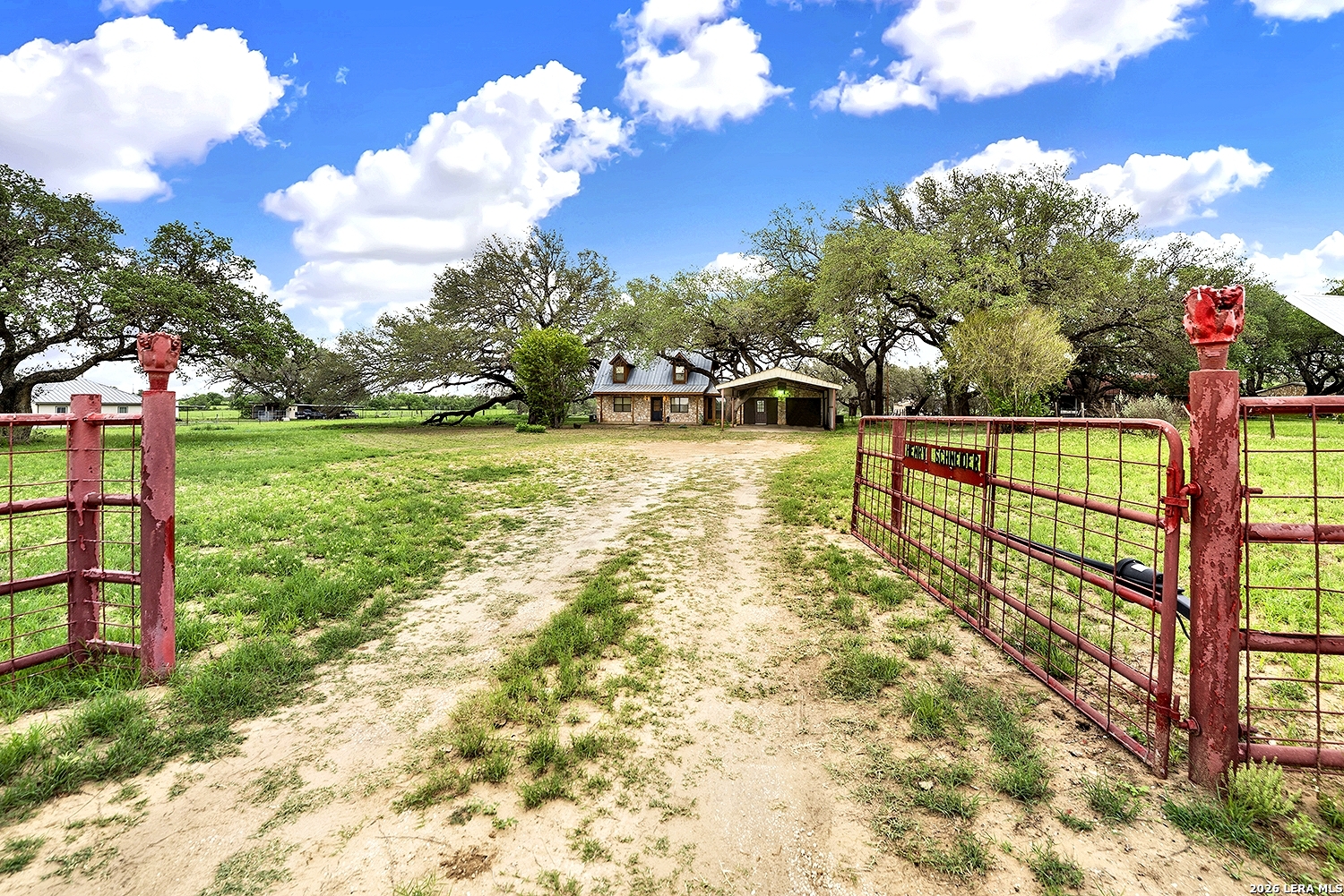 main property photo 11