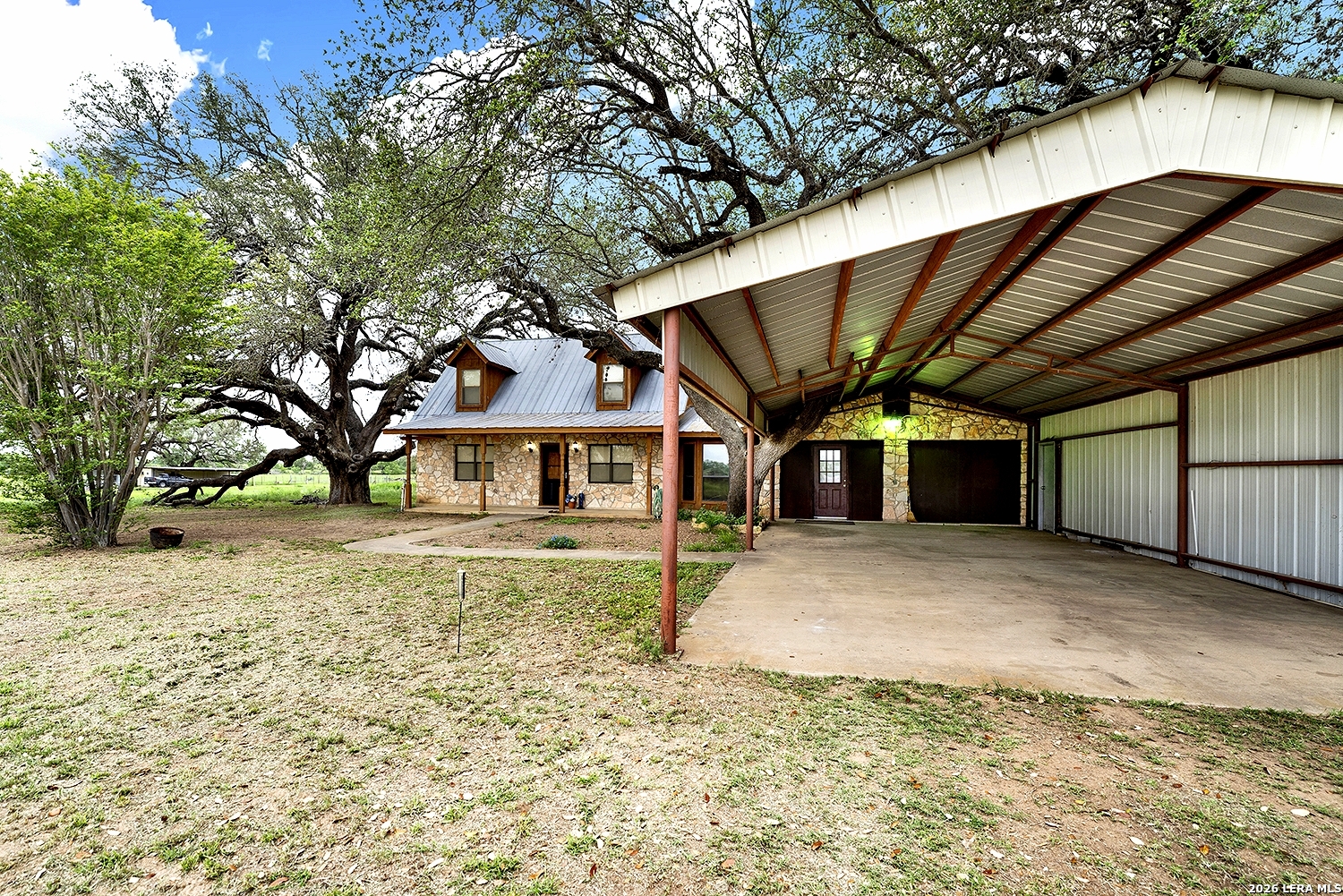main property photo 13