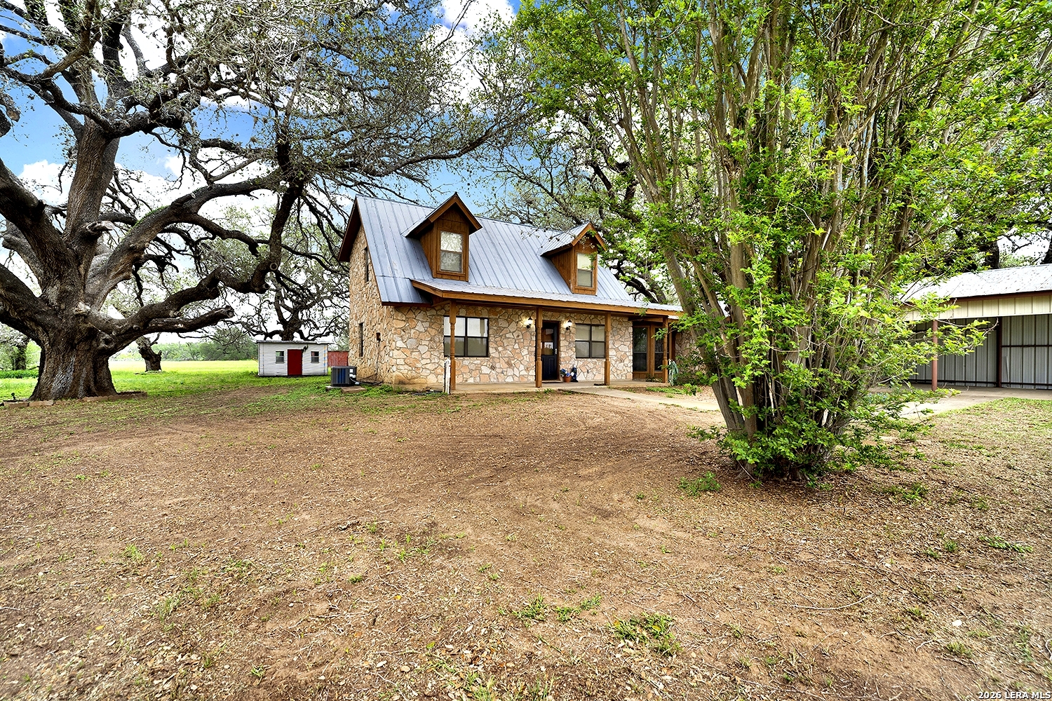 main property photo 14