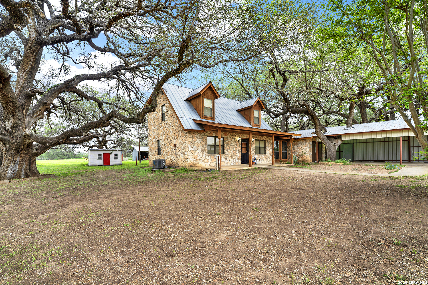 main property photo 16