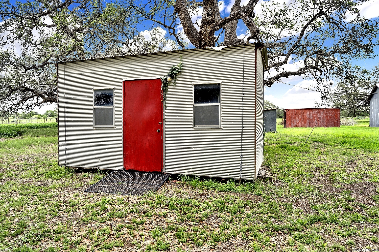 main property photo 18