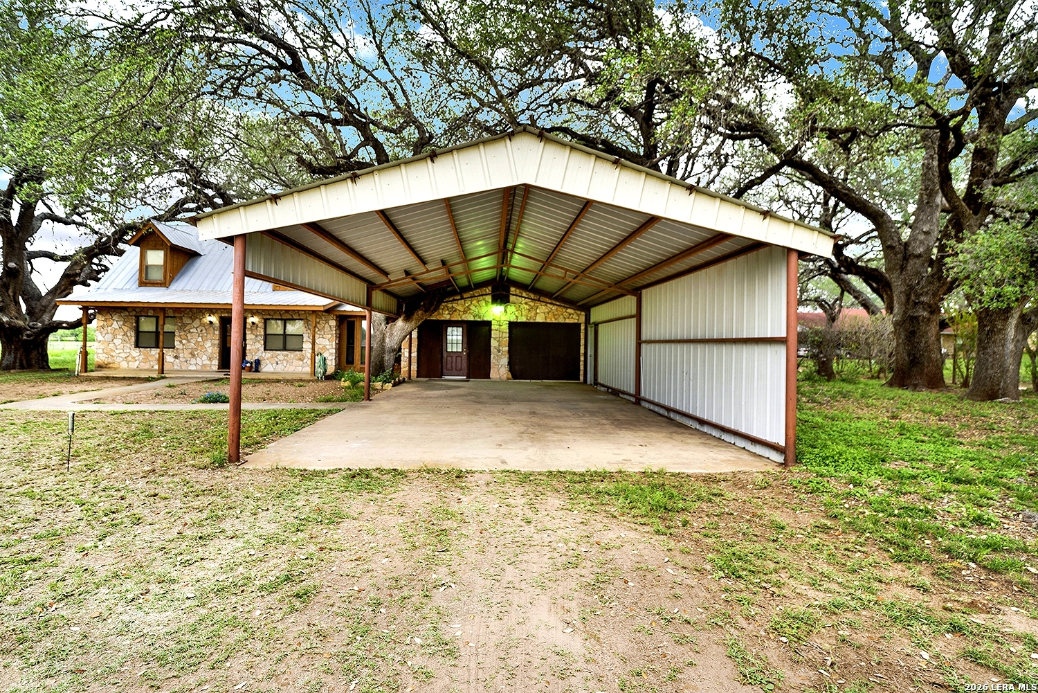 main property photo 6