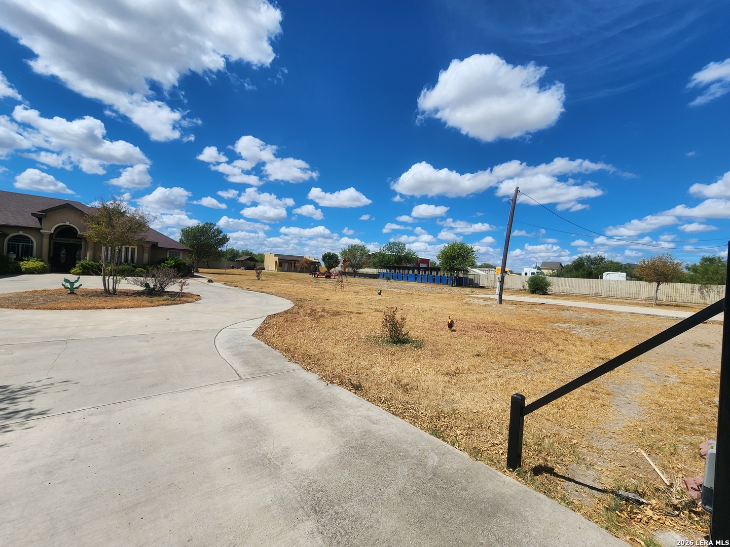 main property photo 11