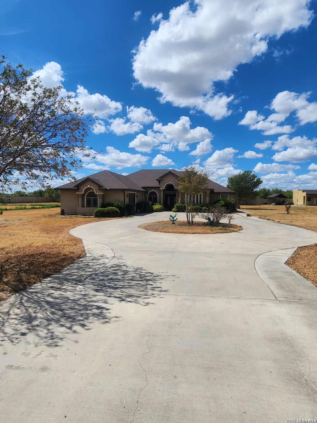 main property photo 13