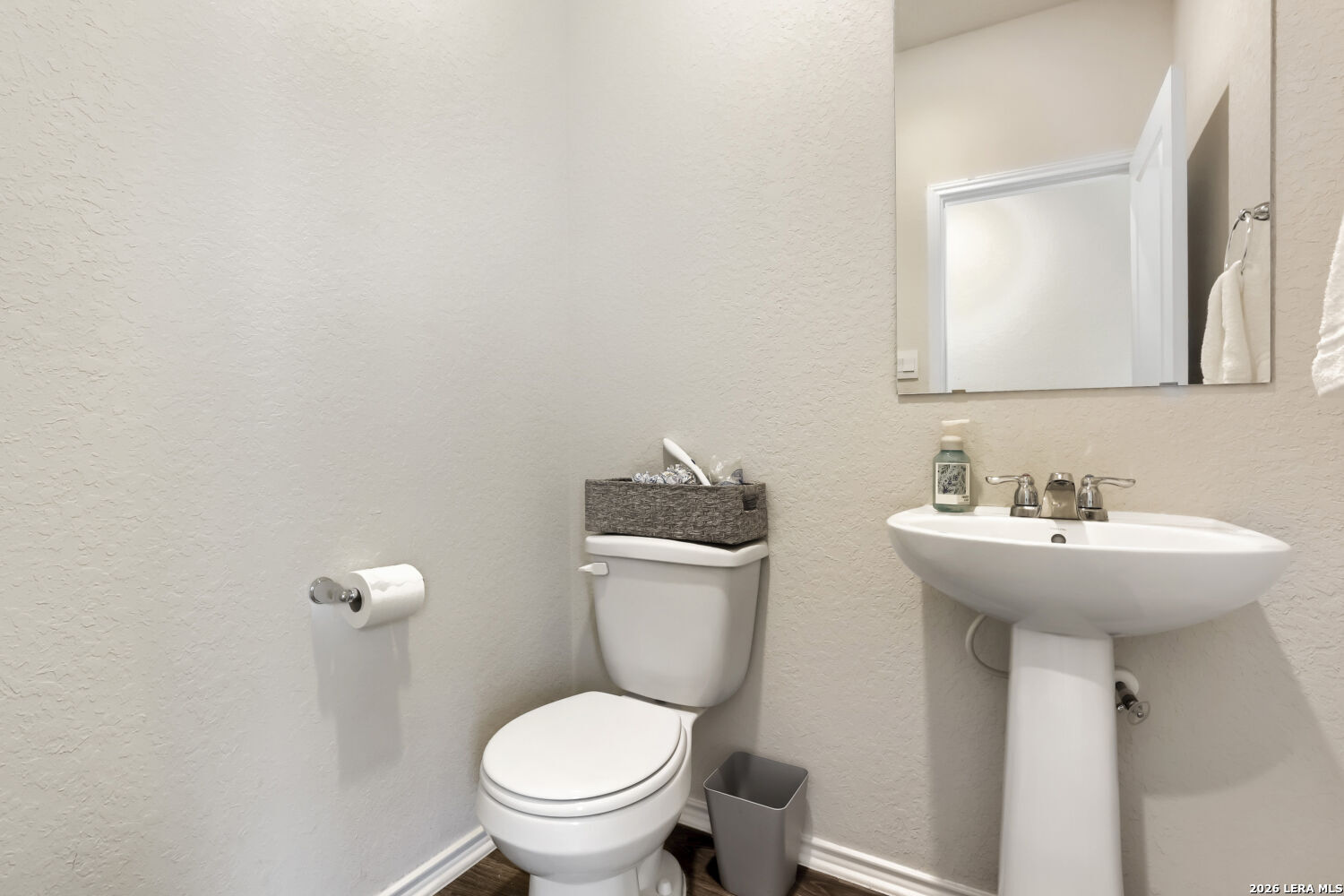 main property photo 16
