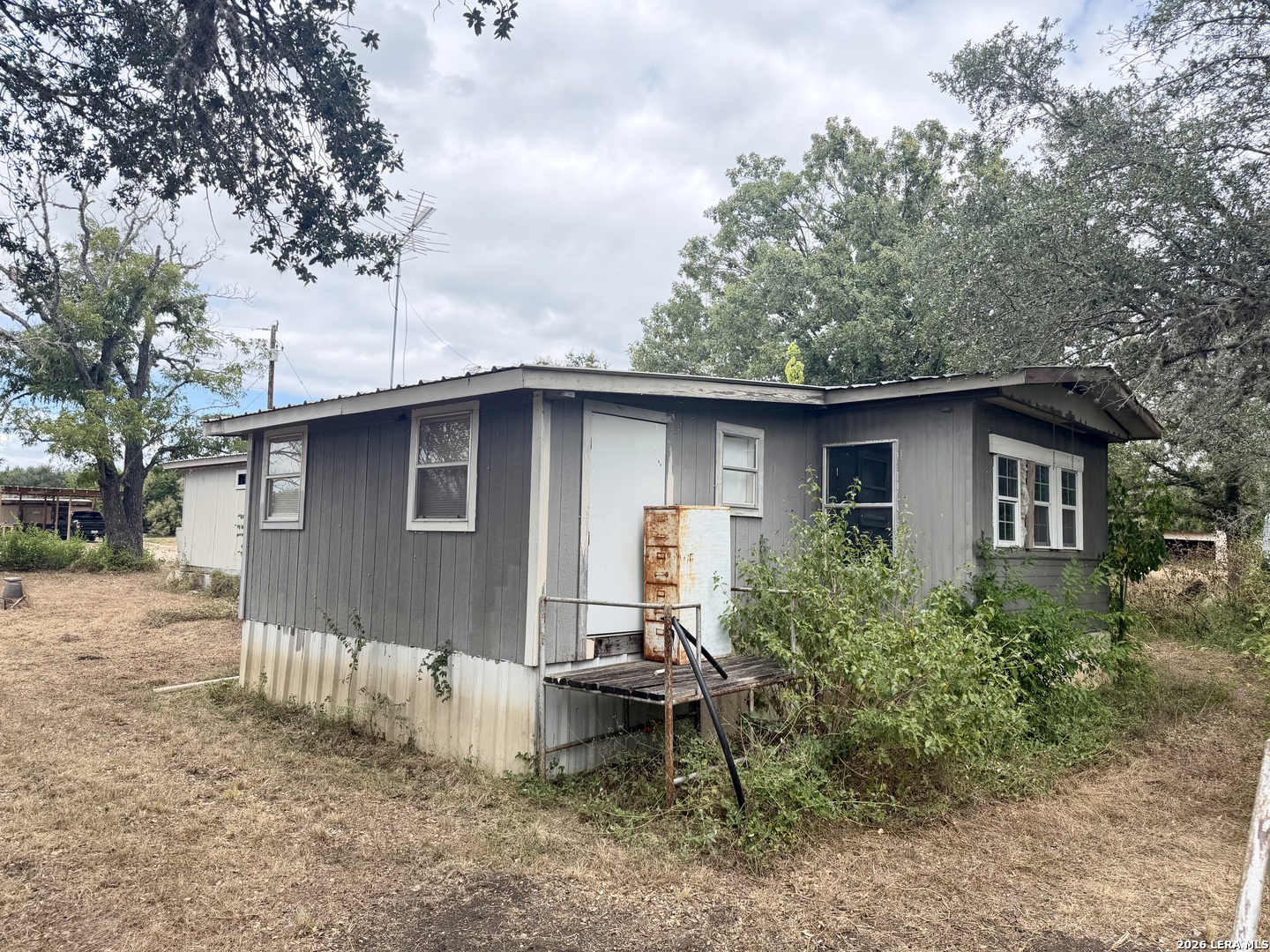 main property photo 9