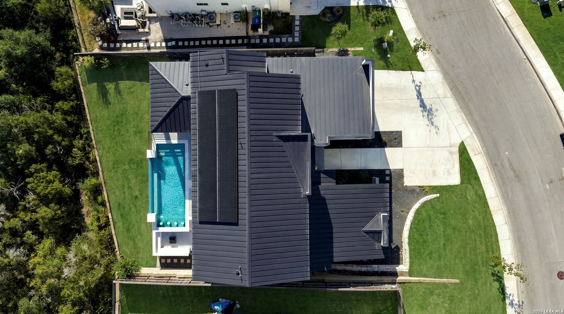 main property photo 74