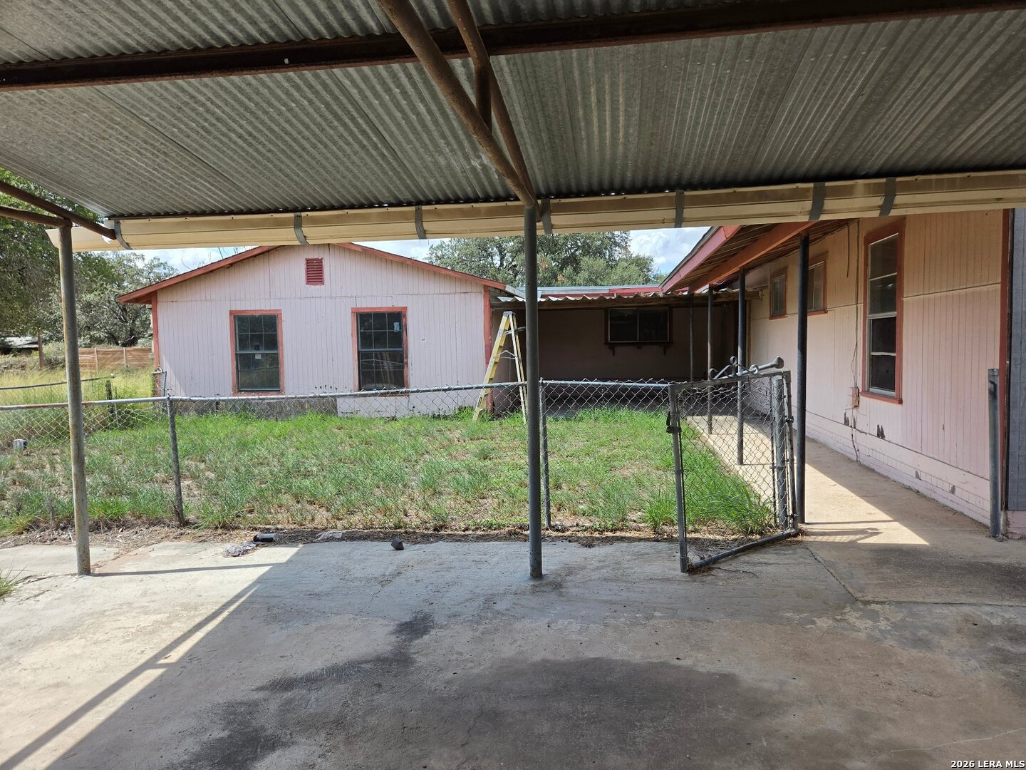 main property photo 10